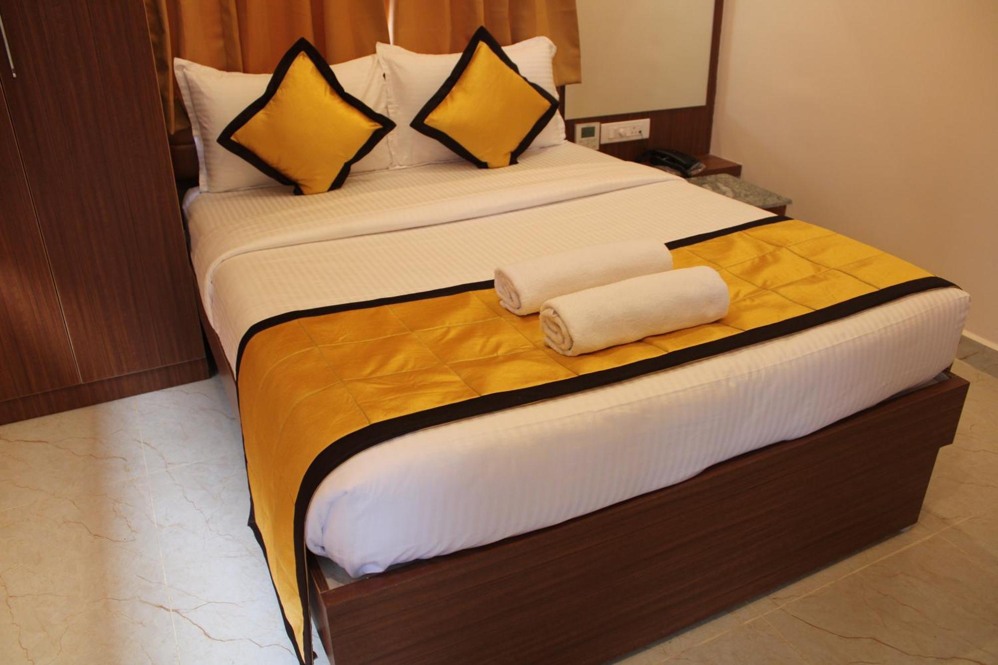 Uj Pallazzio - Business Class Luxury Hotel Tiruvannāmalai Exterior foto