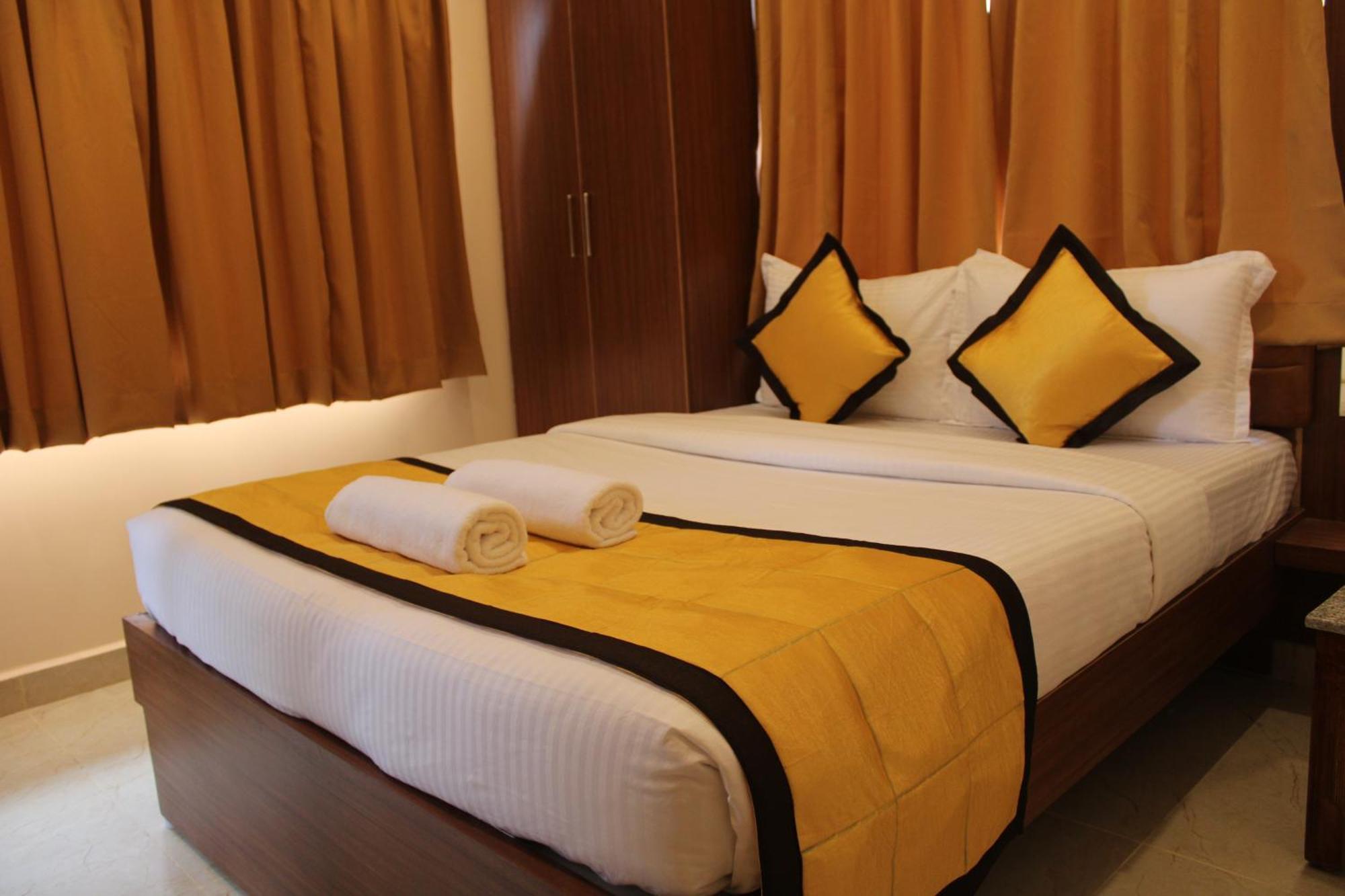 Uj Pallazzio - Business Class Luxury Hotel Tiruvannāmalai Exterior foto