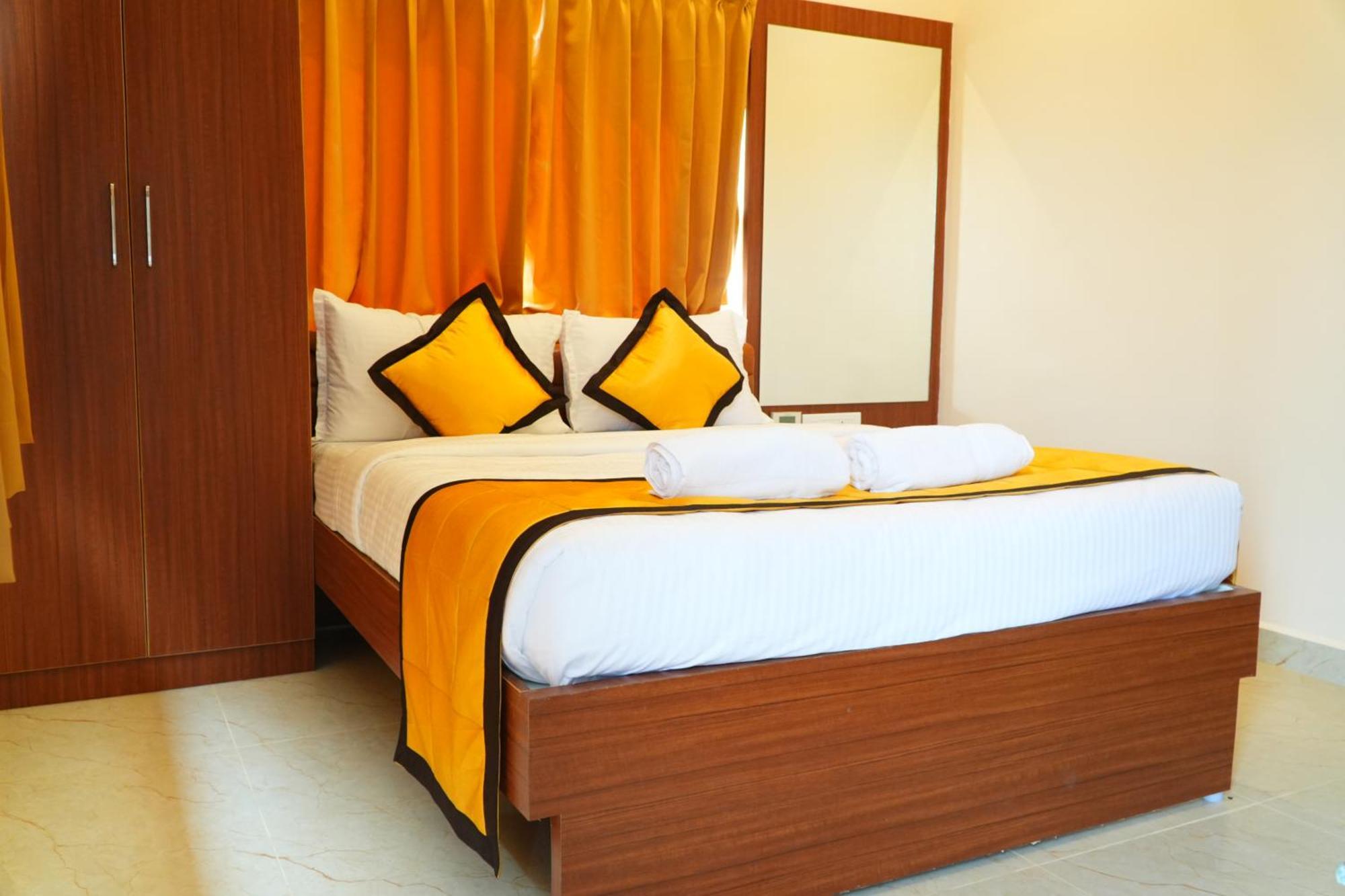 Uj Pallazzio - Business Class Luxury Hotel Tiruvannāmalai Exterior foto