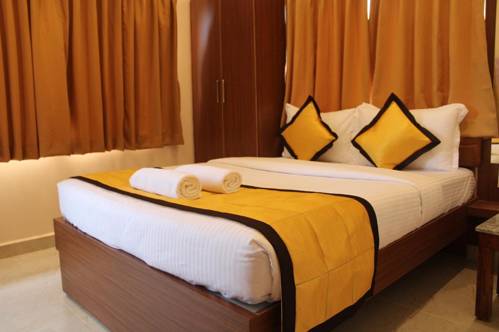 Uj Pallazzio - Business Class Luxury Hotel Tiruvannāmalai Exterior foto