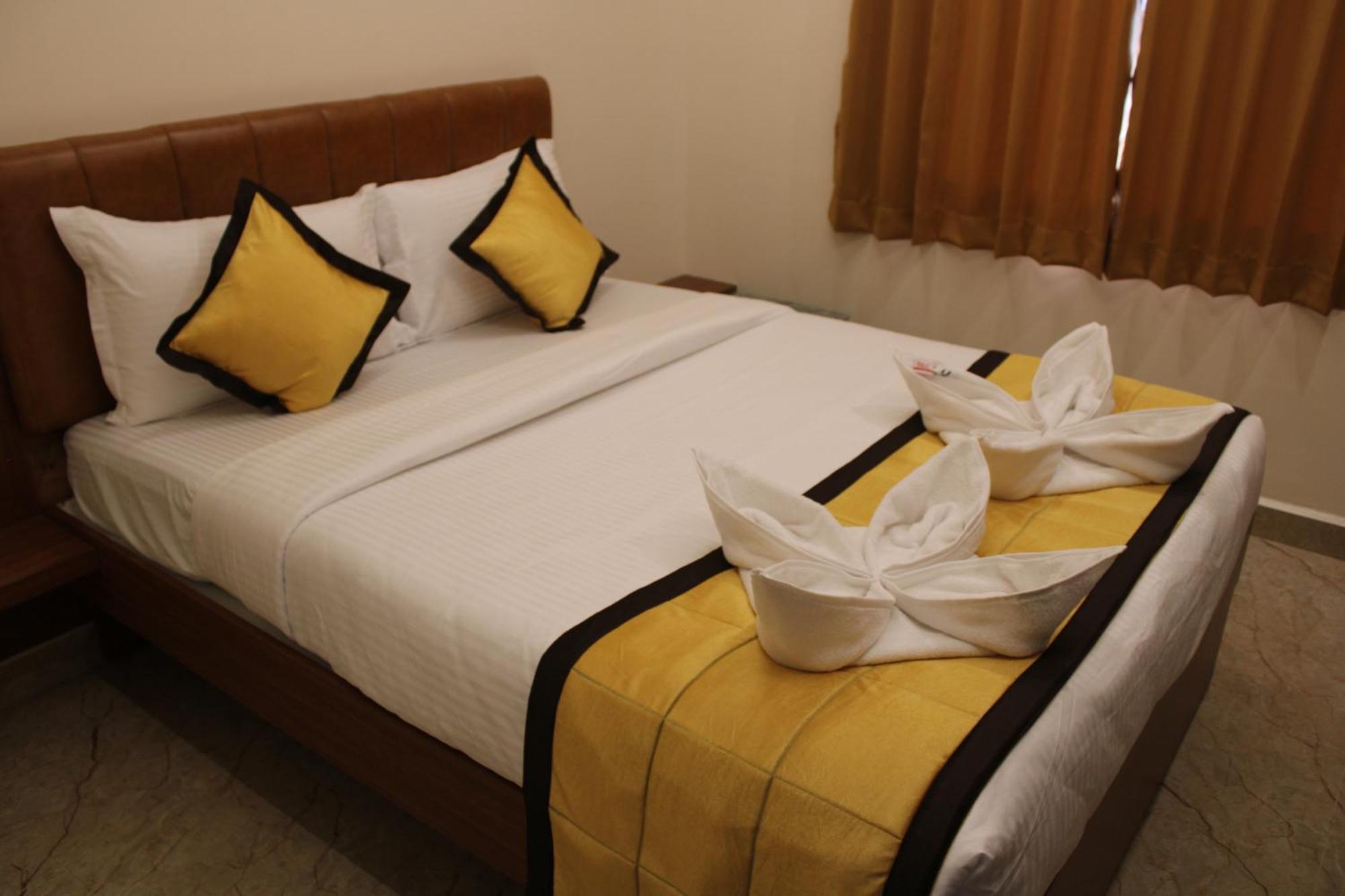 Uj Pallazzio - Business Class Luxury Hotel Tiruvannāmalai Exterior foto