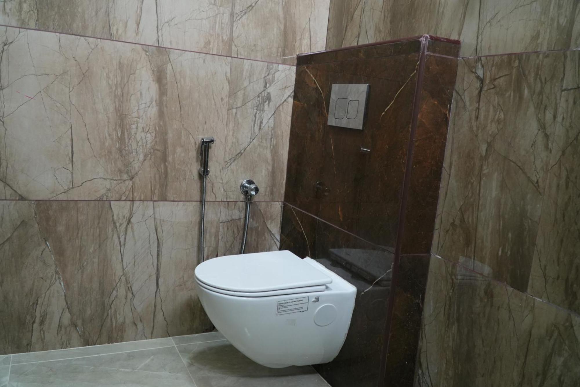 Uj Pallazzio - Business Class Luxury Hotel Tiruvannāmalai Exterior foto