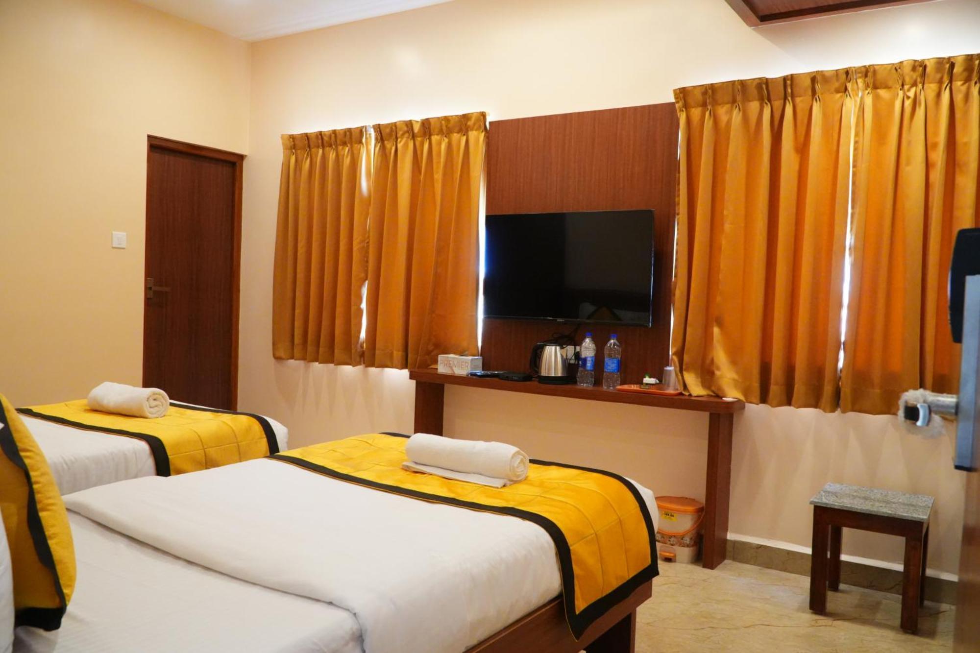 Uj Pallazzio - Business Class Luxury Hotel Tiruvannāmalai Exterior foto