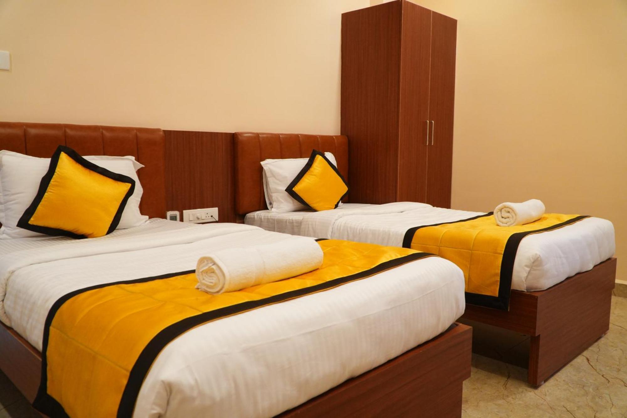Uj Pallazzio - Business Class Luxury Hotel Tiruvannāmalai Exterior foto